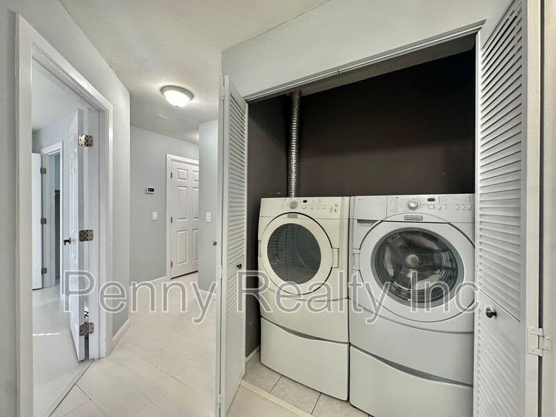 San Diego Condo: 294 Woodman St.