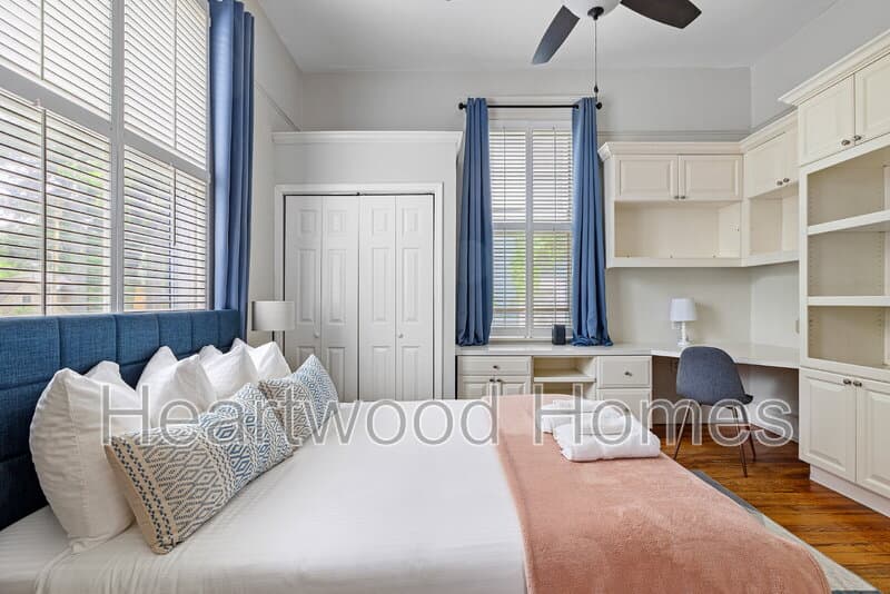 Columbia House: 921 Laurens Street