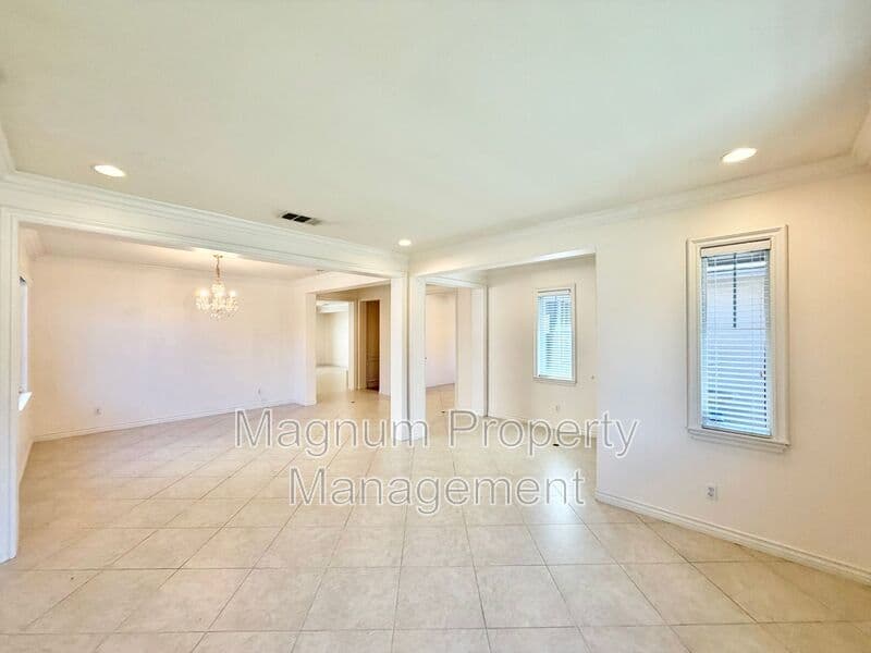 Winchester House: 35186 Orchid Dr
