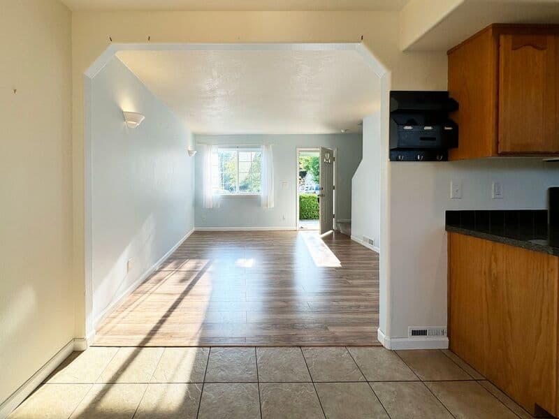 Eugene Townhome: 3697 Westleigh Street