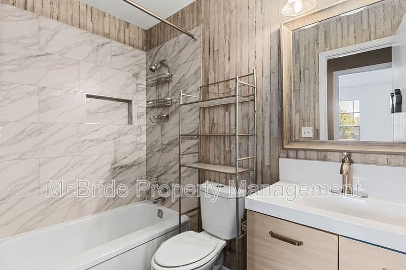 Augusta House: 3615 Goldfinch Drive
