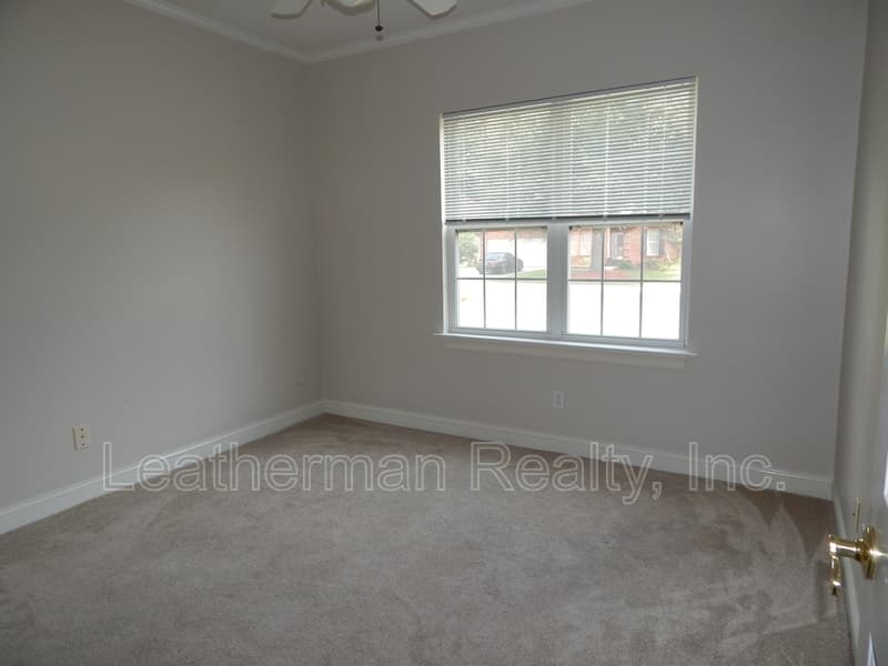 Florence House: 2109 Elderberry Dr