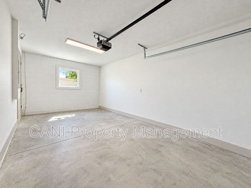 Orlando House: 724 Ellwood Avenue