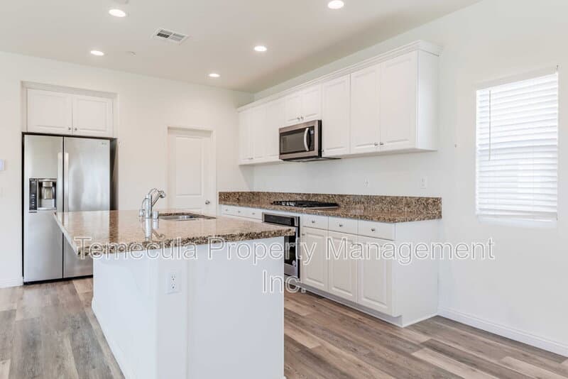 Fallbrook House: 35444 Asturian Way