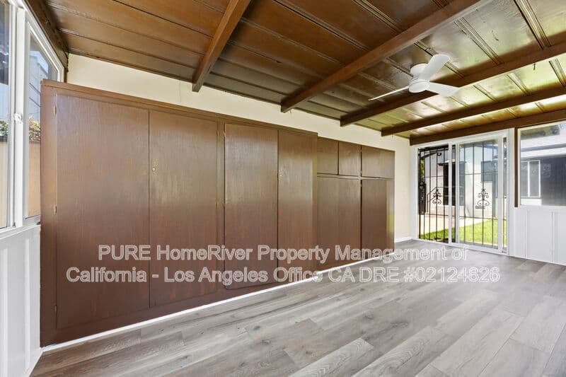 Los Angeles House: 1534 Hayworth Ave