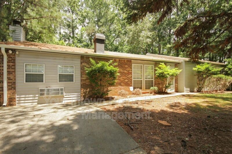 Decatur House: 4454 Blackbirch Lane