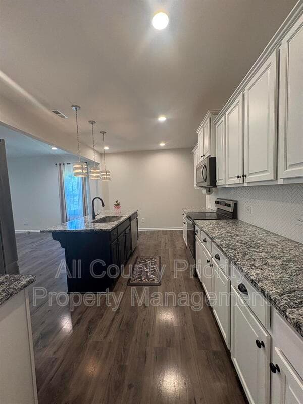 Clayton House: 90 Willow Green Dr.