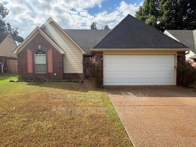 Cordova House: 7125 Showboat Ln