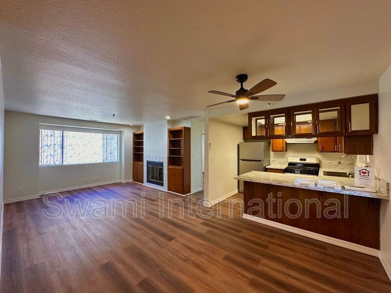 Hawthorne Condo: 14323 Cerise Avenue