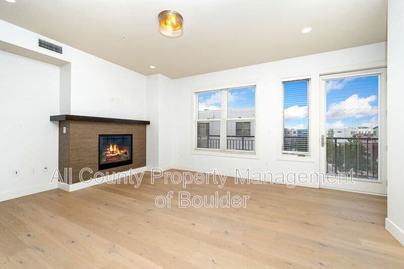 Boulder Condo: 3401 Arapahoe Ave.