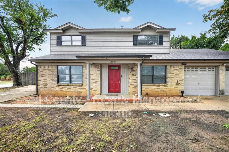 Bedford House: 2024 Charleston Drive