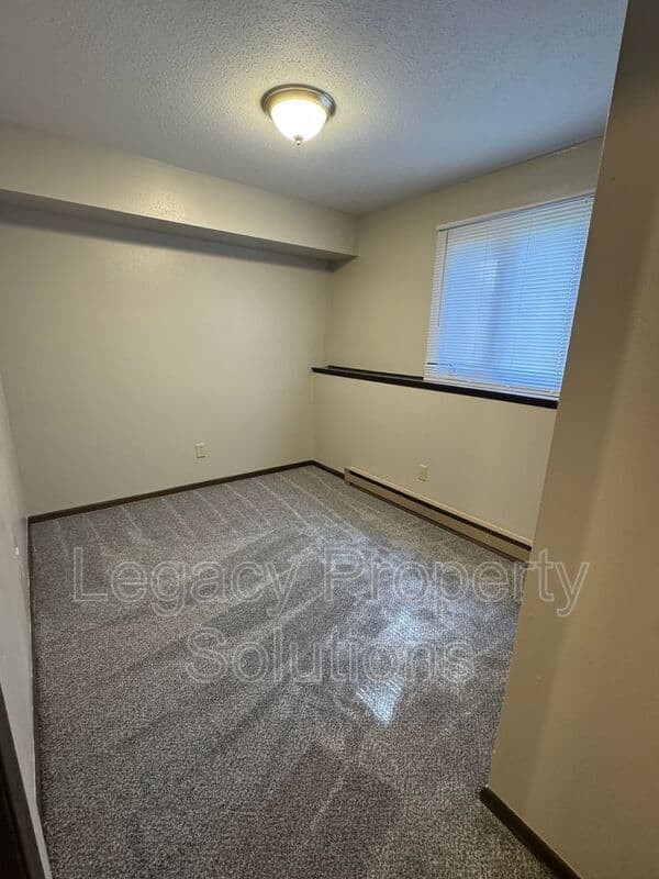 Underwood House: 206 1st St