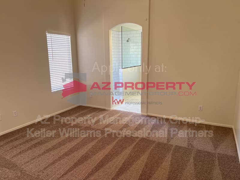 Glendale House: 4838 W Kerry Ln