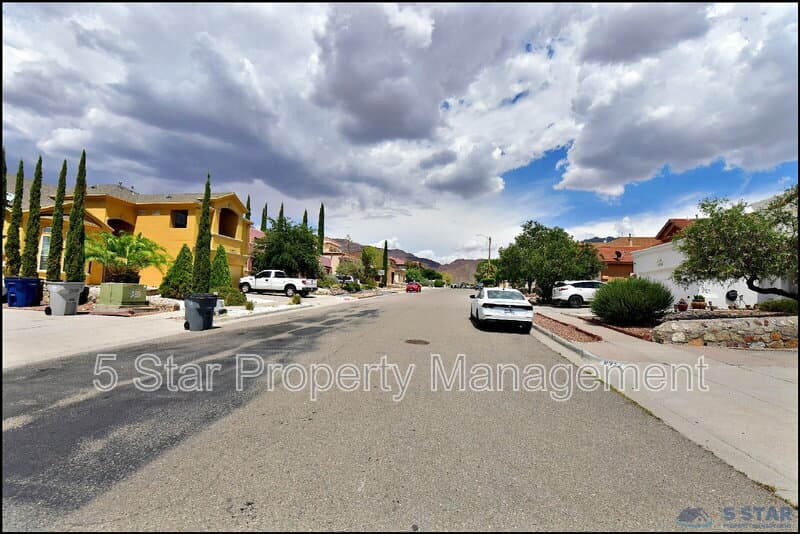 El Paso House: 6372 Franklin Ridge Dr !!