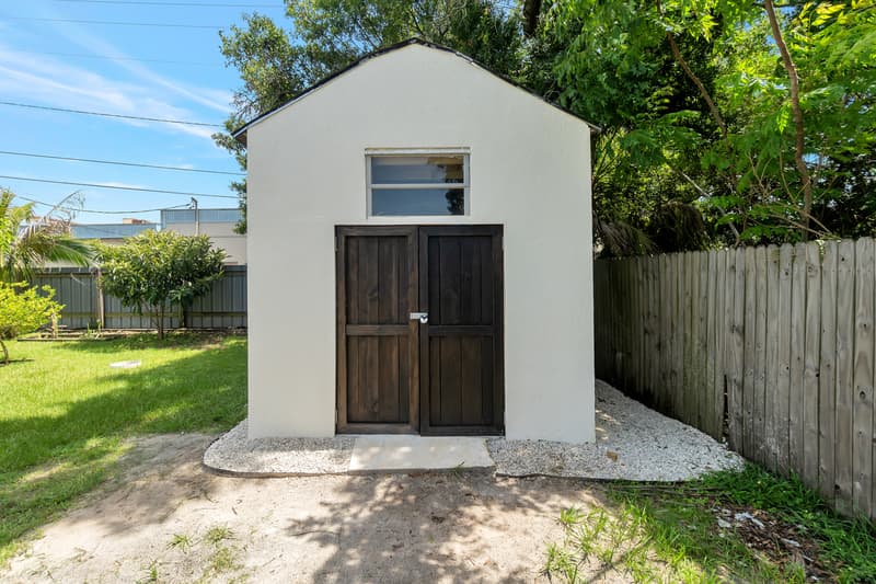 Tampa House: 7703 Southside Lane
