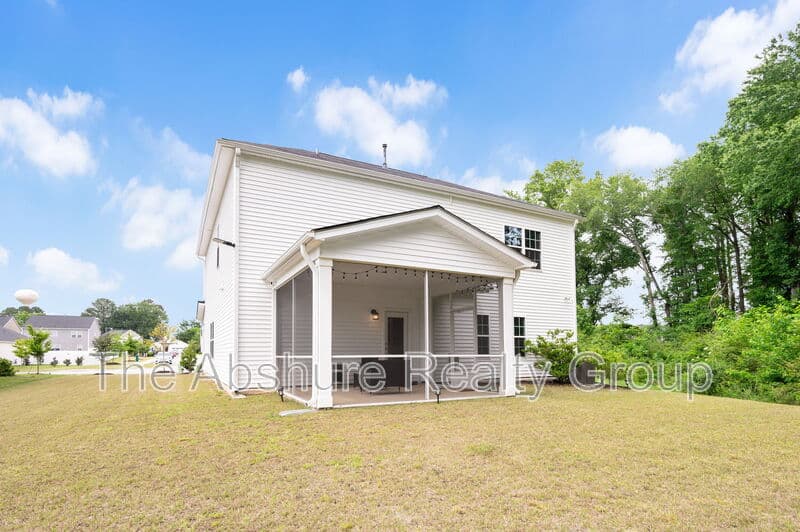 Angier House: 121 Barnwell Loop