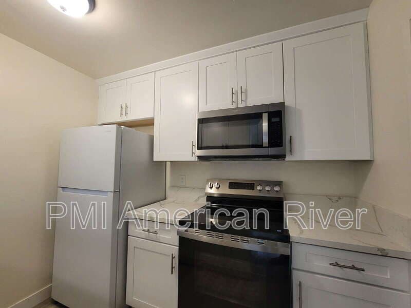 Citrus Heights Townhome: 6501 Greenback Ln