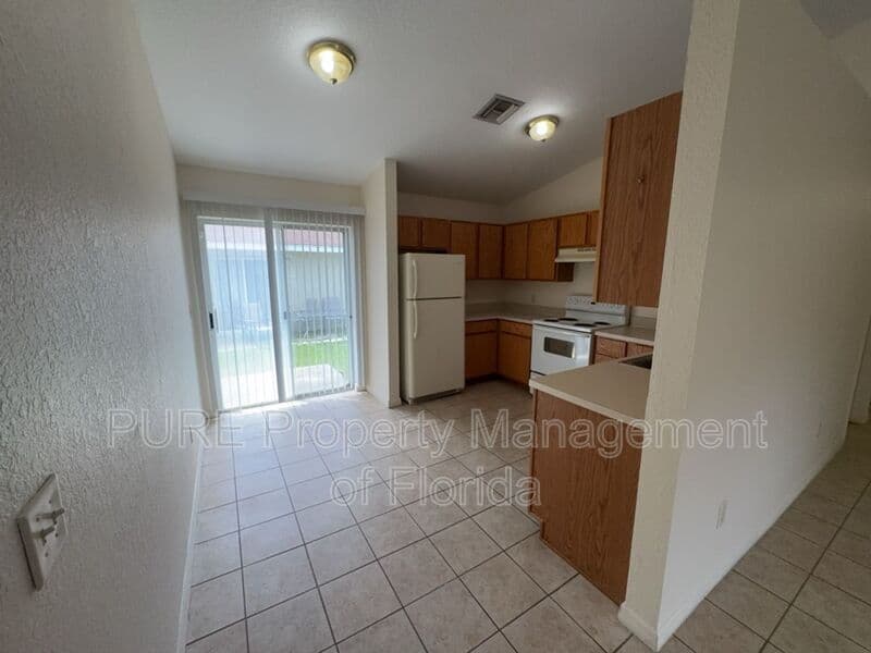 Ocala House: 7455 Midway Terrace