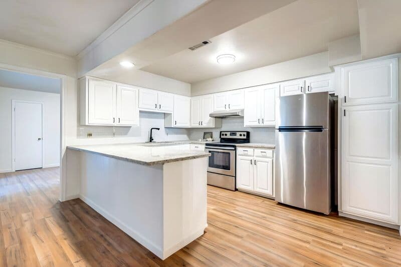 Sherman House: 524 N Woods