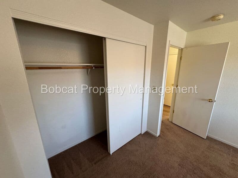 Dayton Condo: 136 Dayton Village Parkway