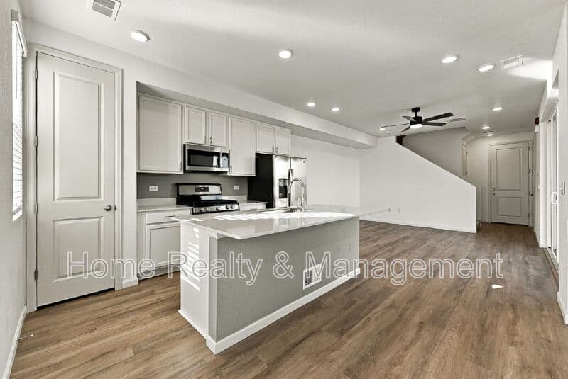 Erie Townhome: 1364 Penner Dr