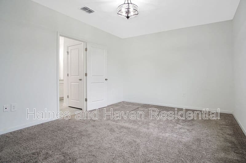 Winter Haven House: 1688 Teagan Ln
