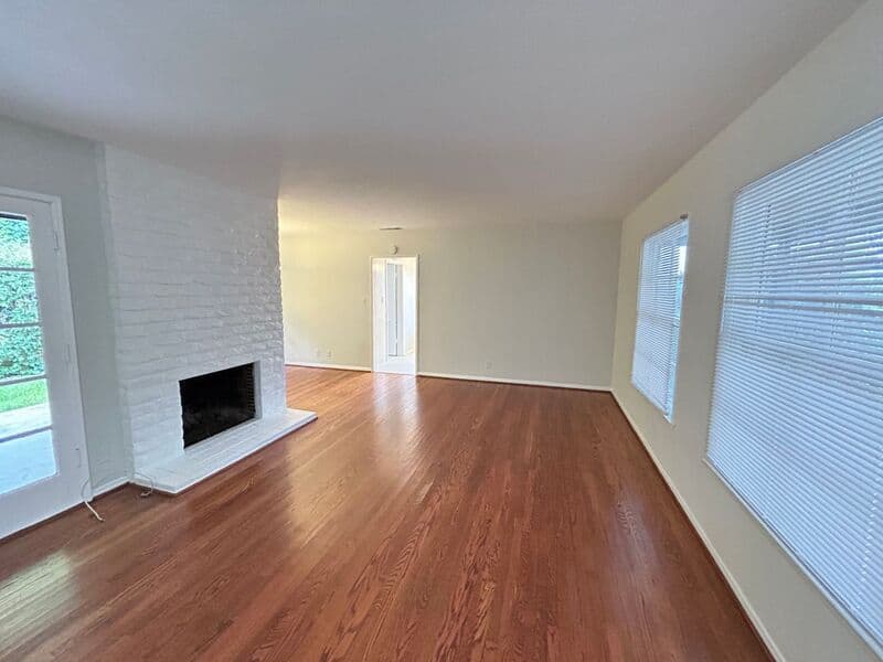 La Cañada Flintridge House: 5128 Crown Ave.