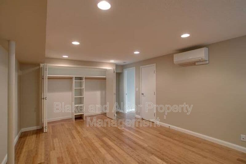 Portland House: 4330 SW Council Crest Dr