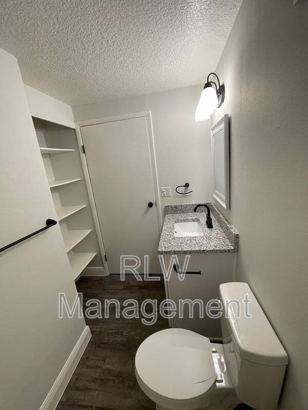 Eustis Condo: 611 Mount Homer Rd