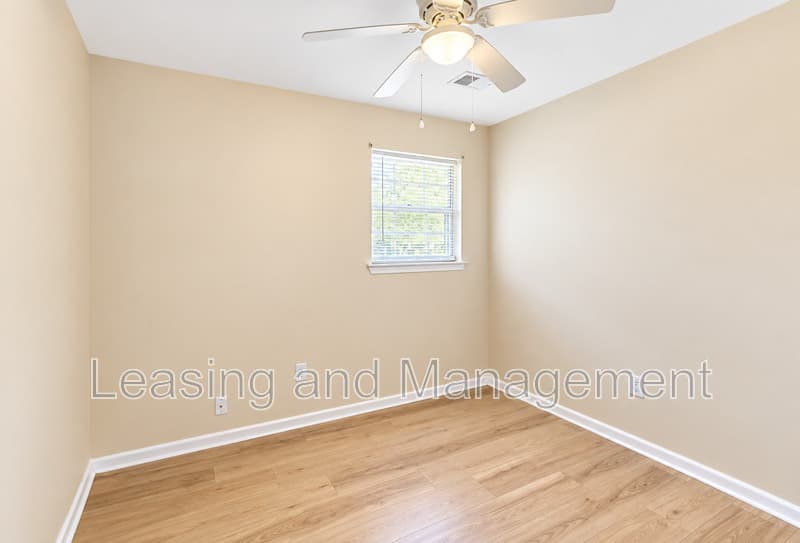 Charleston House: 305 Millcreek Drive