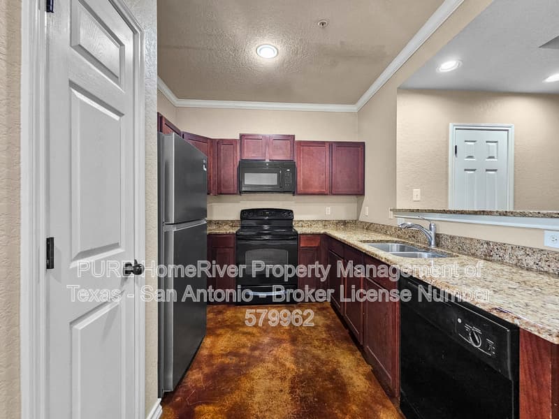 San Antonio House: 6322 Attucks Ln