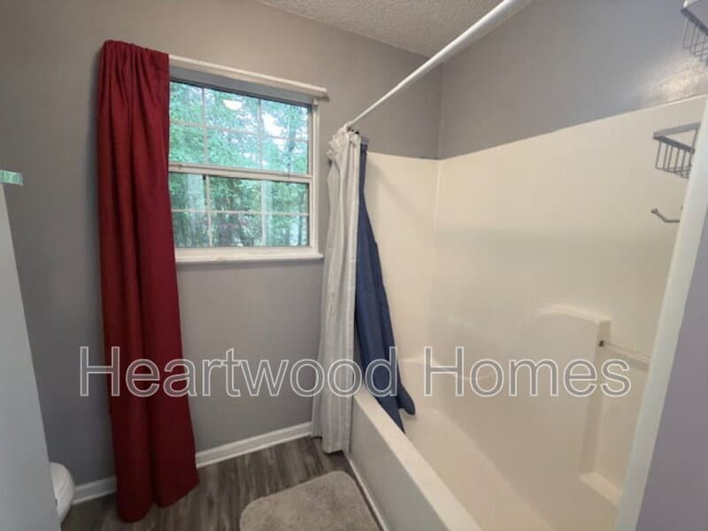 West Columbia House: 264 Orchard Hill Drive