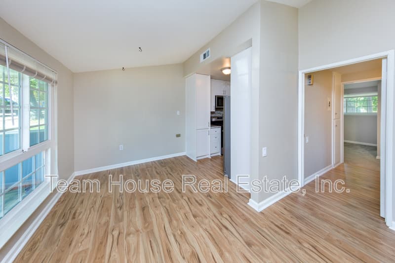 Newhall Condo: 19139 Avenue of the Oaks