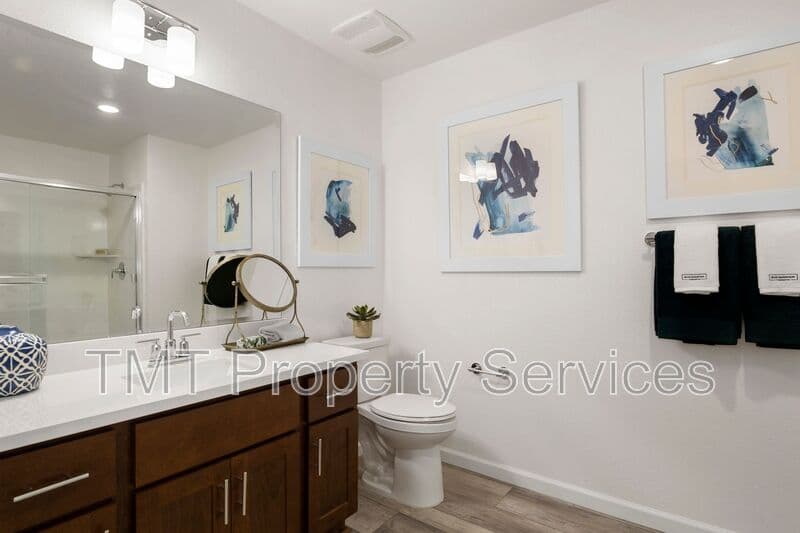 Sacramento Townhome: 31 Advantage Court