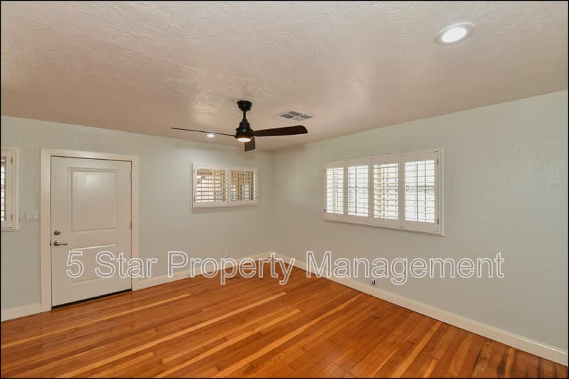 El Paso House: 3030 Aurora Avenue