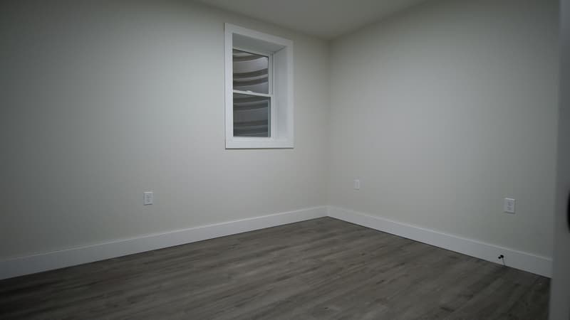 Burlington Condo: 15 Hungerford Terrace, Unit 1