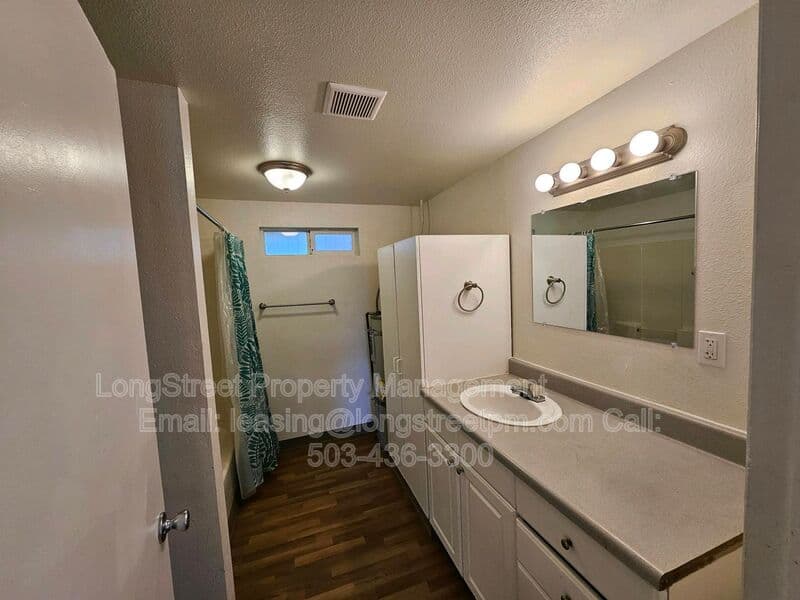 Portland Condo: 4553 NE 105th Ave