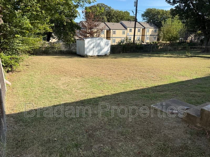 Tulsa House: 4753 S Lawton Ave