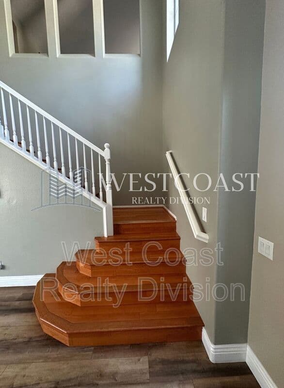 Murrieta House: 26719 Evergreen Avenue