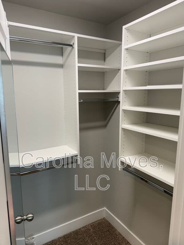 Greer Townhome: 604 Springbank Alley