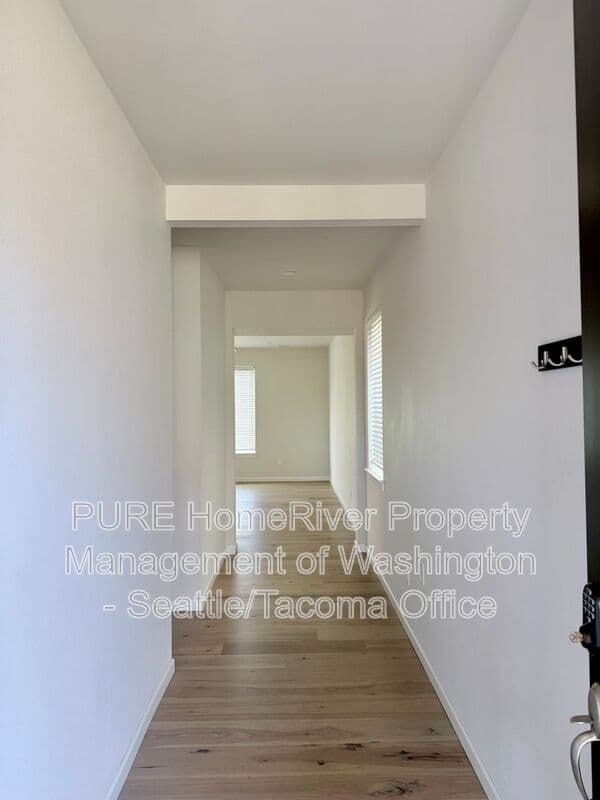 Lacey House: 5445 50th Loop SE