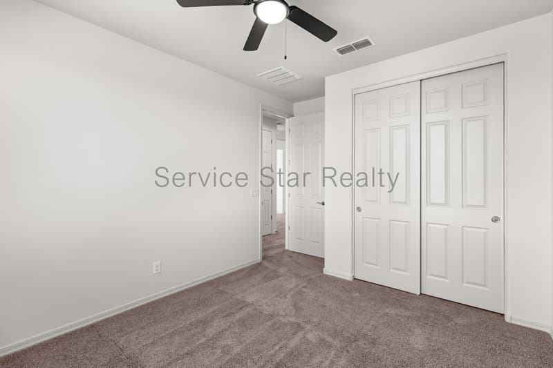 Laveen House: 8433 S 70th Dr