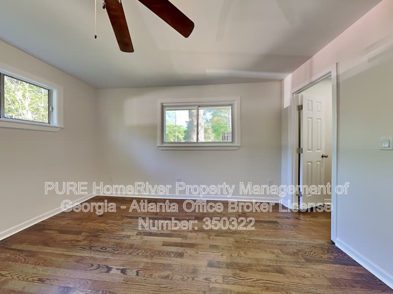 Atlanta House: 1127 Valley View Rd SE