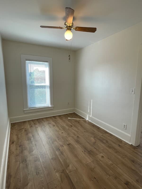 Elgin Condo: 404 Mountain St