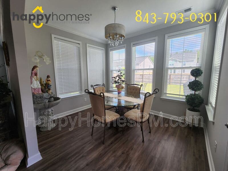 Summerville House: 123 Rouen Lane