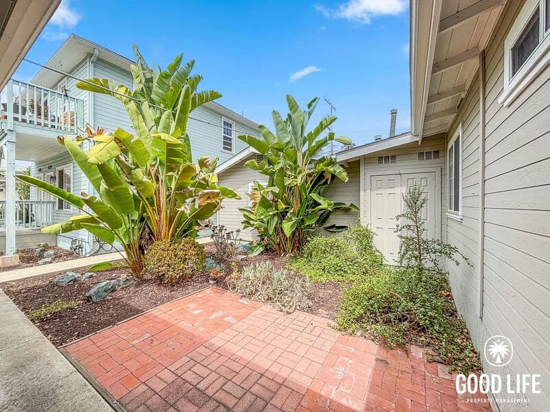 San Diego House: 4323 1/2 Cleveland Ave