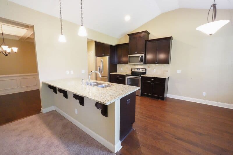 Savannah House: 146 Laguna Way