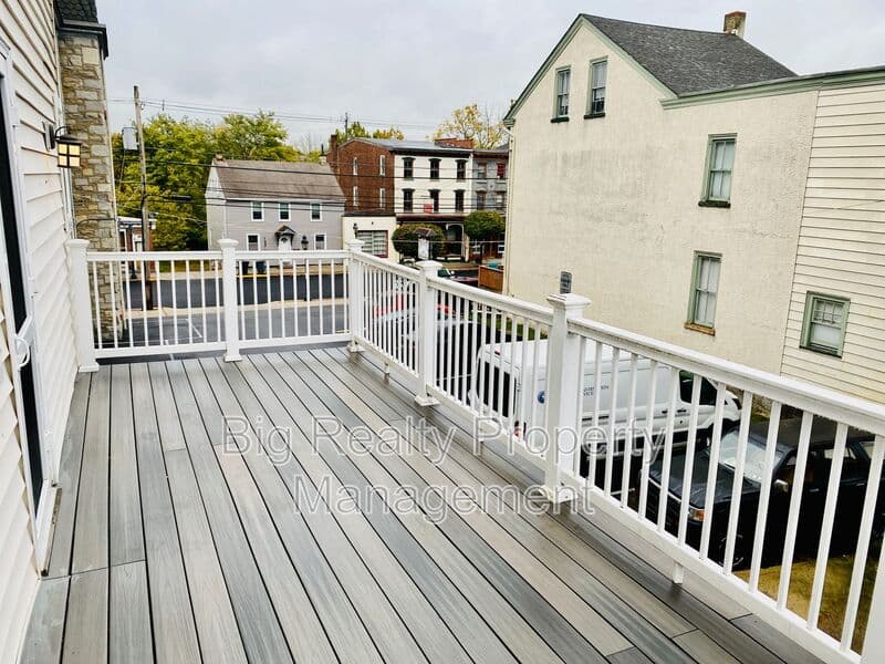 Spring City House: 88 N Main St