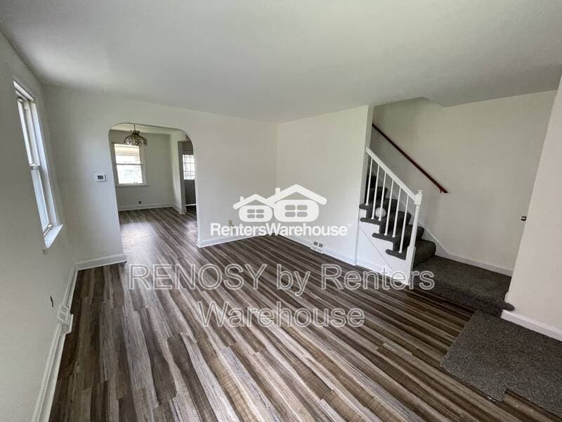 Essex House: 128 Wiltshire rd