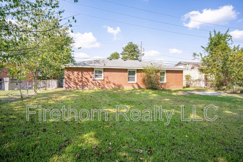Augusta House: 1946 Lumpkin Road